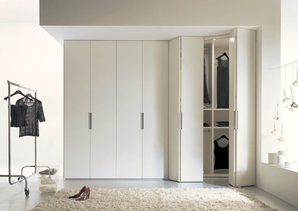 Угловой гардеробный шкаф с дверями «гармошка» CS251