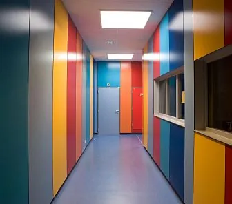 Разноцветная стеновая панель для ярких интерьеров ST22