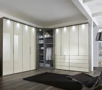 Угловой шкаф с глянцевыми фасадами «шампань» CS240