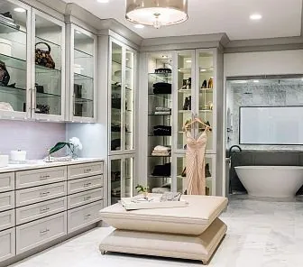 Гардеробная с застекленными прозрачными фасадами G197