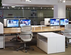 Модный стол для офисов и домашних кабинетов OM 282
