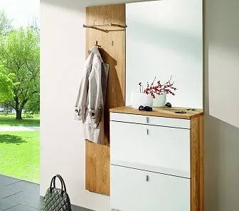 Светлая мебель с открытыми крючками и штангой Е100