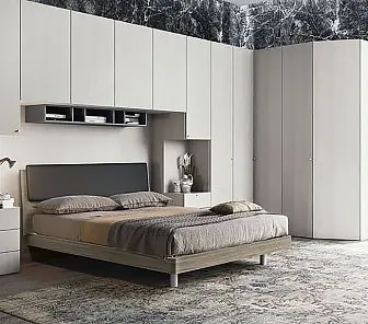 Распашной угловой шкаф над кроватью RF357