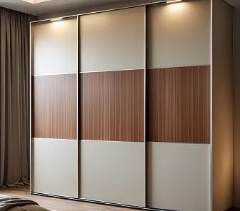Современный шкаф-купе с четырьмя раздвижными дверями