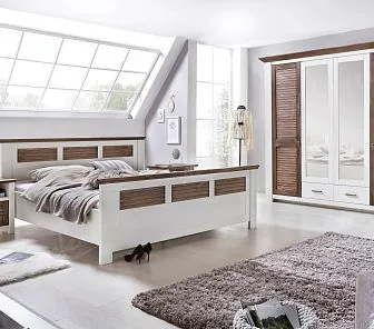 Распашной шкаф с жалюзийными и зеркальными фасадами RF112