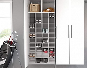 Подвесной обувной шкаф с распашными дверями OB25052