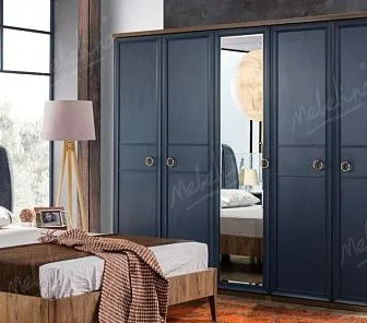 Оригинальный распашной шкаф с зеркалом в полный рост  RF215