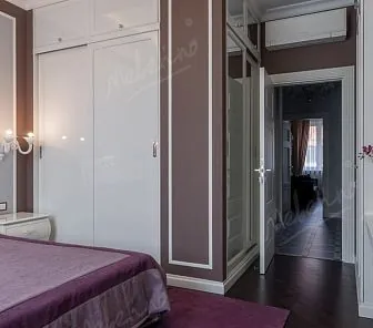 Красивый шкаф с раздвижными дверями и антресолями SM 535