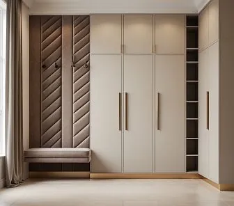 Встроенный гарнитур для прихожей с мягкой панелью и нишей