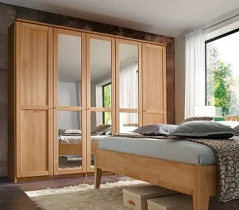 Распашной шкаф с зеркальными фасадами RF375