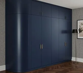 Радиусный шкаф с антресолями в насыщенном тёмно-синем цвете