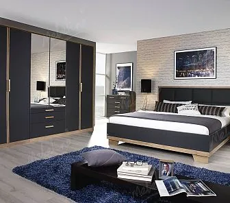 Распашной шкаф с темными матовыми фасадами RF74