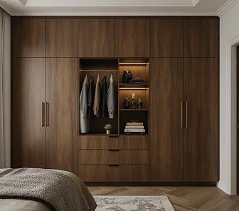 Современный встроенный шкаф во всю стену