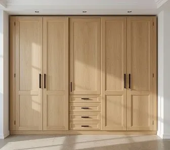 Шкаф-купе из светлого массива