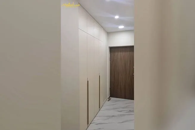 Минималистичные шкафы в прихожую