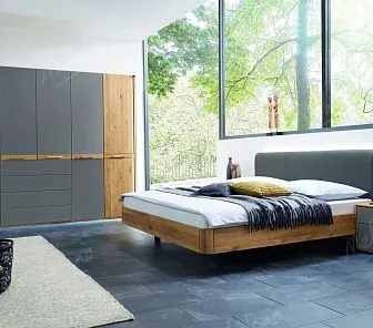 Распашной шкаф с темными матовыми фасадами из МДФ  и шпона RF129