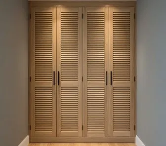 Четырёхдверный шкаф из массива натурального дуба с жалюзийными дверцами