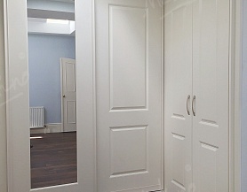 Белый угловой шкаф до потолка, арт CS211