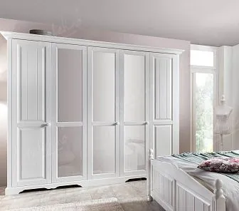 Распашной шкаф с карнизом и зеркальными фасадами RF114