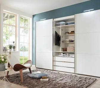 Шкаф с подсветкой, ТВ-зоной и скрытым отделом SM 575