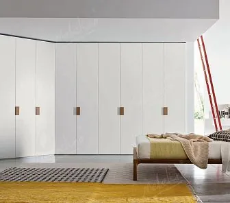 Угловой распашной шкаф для больших гостиных и спален PC652