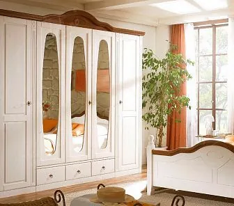 Распашной светлый шкаф с овальными зеркалами RF115