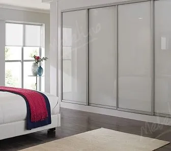 Встроенный белый шкаф-купе с глянцевым фасадом D315