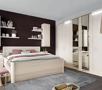 Распашной шкаф с подсветкой у зеркал RF374