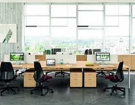 Деревянный стол для сотрудников офиса с перегородками OM 179