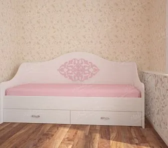 Классическая кровать для девочки со сложным орнаментом Md116