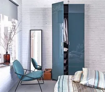 Двухдверный распашной шкаф с глянцевым фасадом PC608