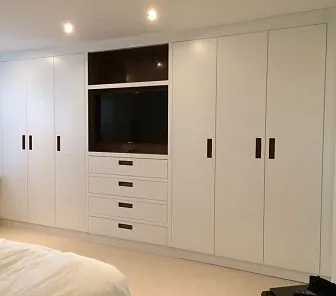 Встраиваемый шкаф с открытыми полками и TV-зоной D463