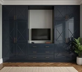 Шкаф с глянцевыми фасадами и нишей под ТВ