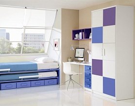 Трехцветная детская с двухярусной кроватью, столом и шкафом Md320
