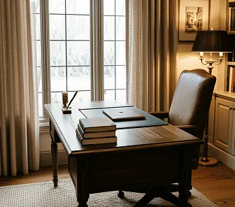 Люксовый стол для вашего кабинета