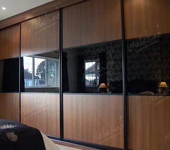 Встроенный комбинированный шкаф-купе в спальню D300