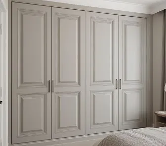 Встроенный шкаф с четырьмя распашными дверями в классическом стиле