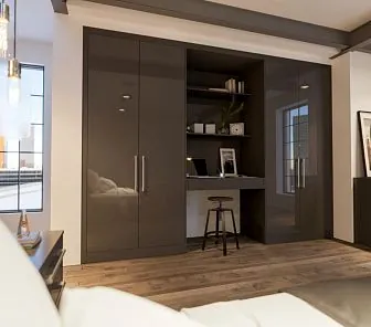 Мебельный гарнитур с распашными шкафами и рабочей зоной, D472