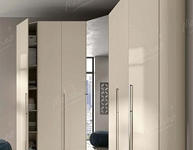 Креативный радиусный шкаф с острыми ломаными гранями R45