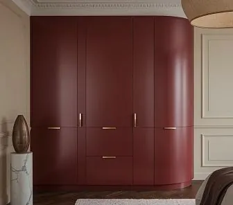 Радиусный шкаф в насыщенном оттенке глубокого бордо