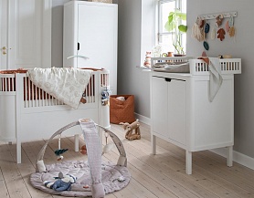 Белоснежный комплект мебели для комнаты новорожденного Md330