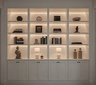 Белый классический шкаф-стеллаж с ячейками и подсветкой