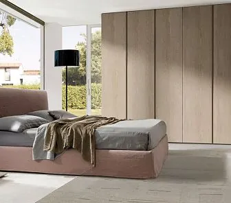 Распашной шкаф цвета венге в спальню RF335