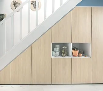 Бежевый шкаф под лестницей с открытыми отсеками S116