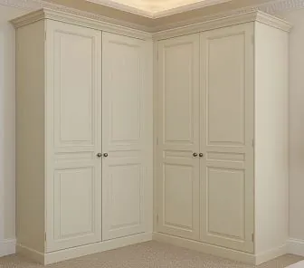 Классический L-образный угловой шкаф в кремовом цвете