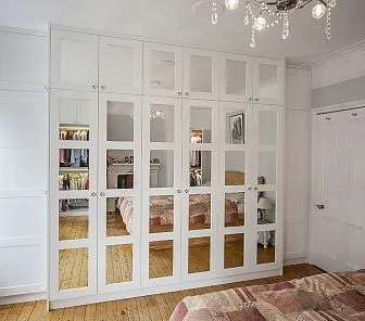 Распашной шкаф в классическом дизайне D434