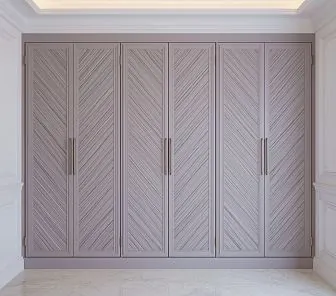 Встроенный арт-деко шкаф с диагональной фрезеровкой в оттенке пыльной сирени