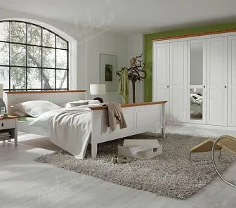 Классический распашной шкаф с зеркалом RF56