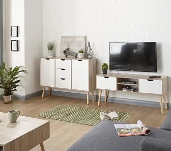 Красивая гостиная в светлых тонах, на высоких ножках G300