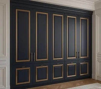 Встроенный шкаф в классическом стиле с чёрным фасадом и золотой фрезеровкой